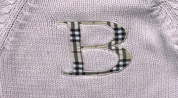 BURBERRY - Pull rose "B" - 18 mois