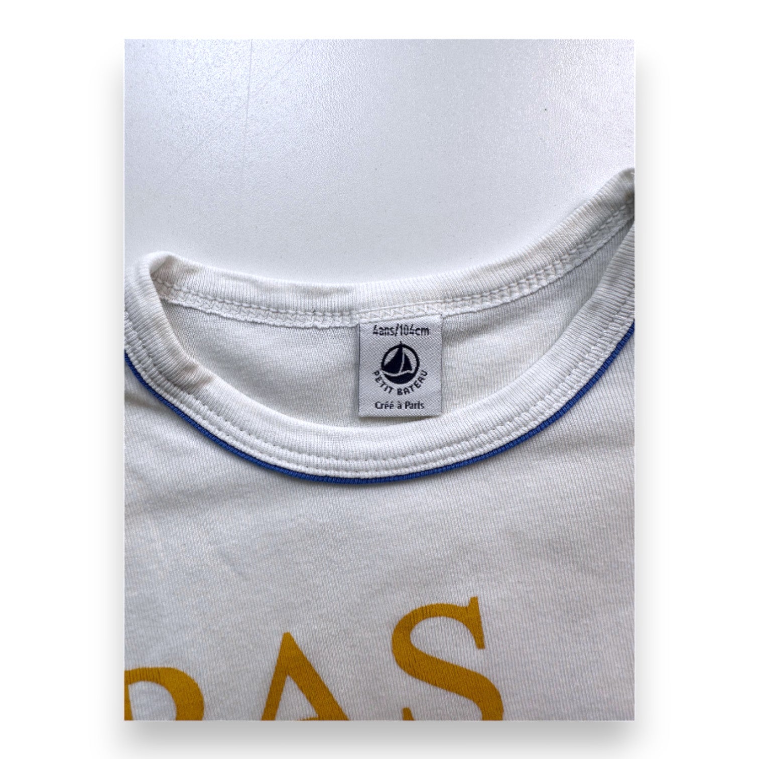 PETIT BATEAU - T-shirt blanc à manches courtes avec imprimé - 4 ans