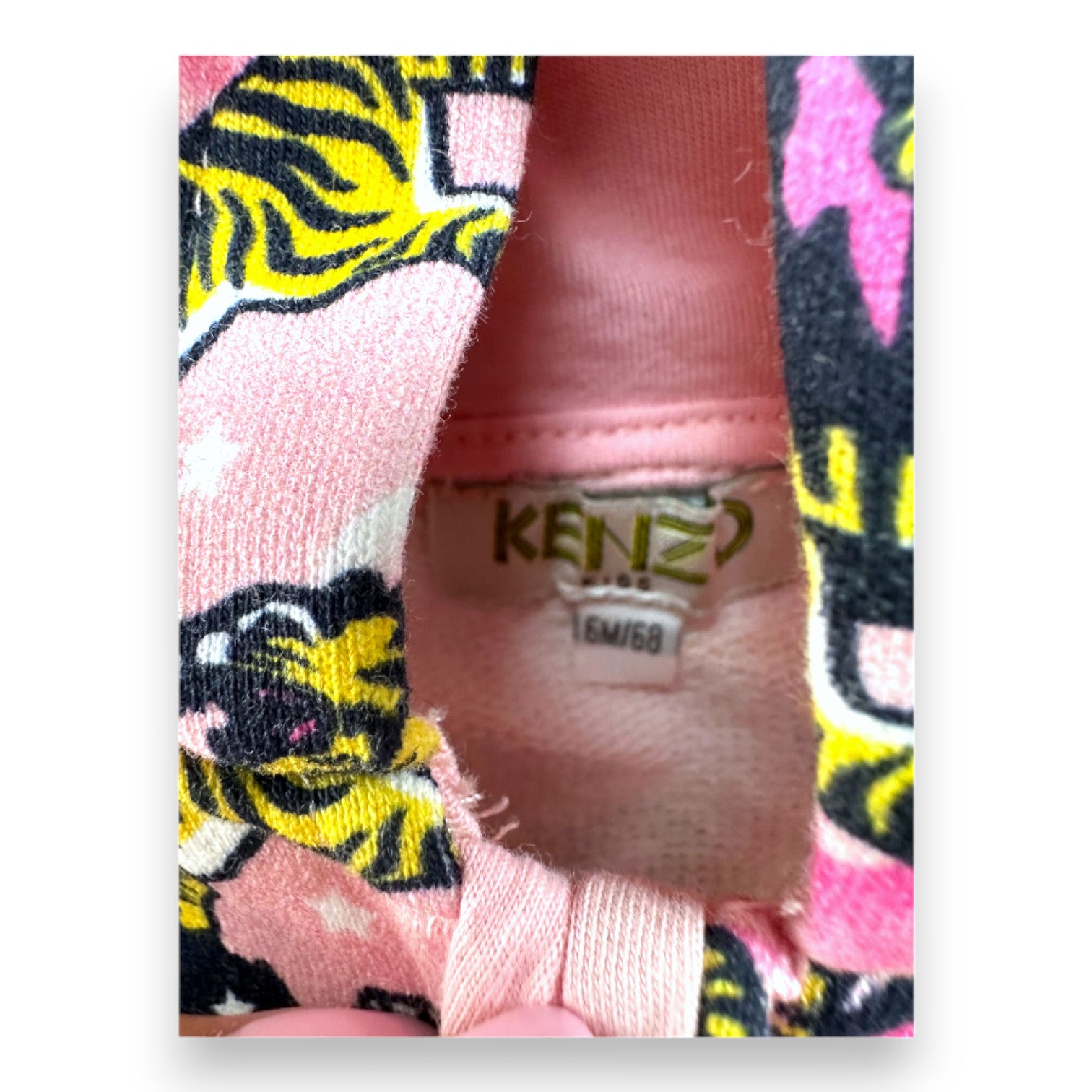 KENZO - Sweat zippé rose avec tignes imprimés - 6 mois