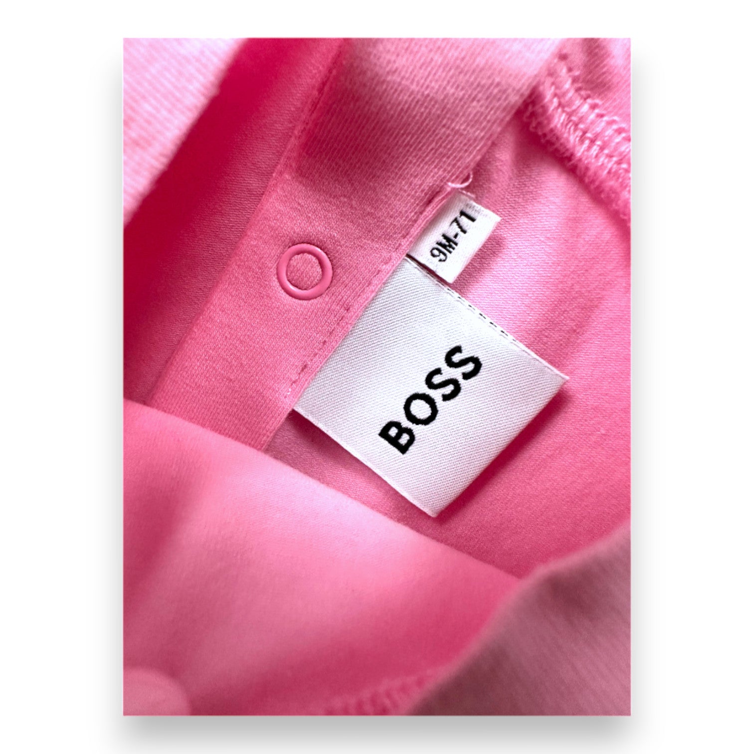 HUGO BOSS - Combinaison rose à manches courtes - 9 mois