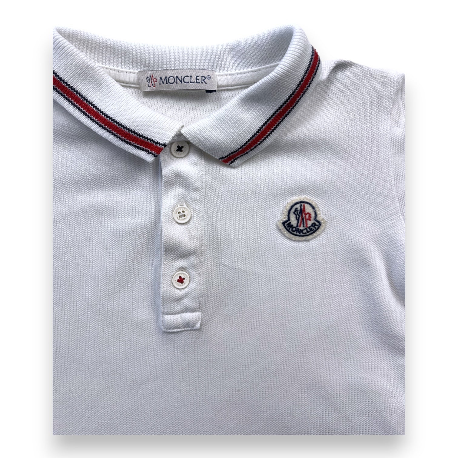 MONCLER - Polo blanc liseré rouge - 18 mois