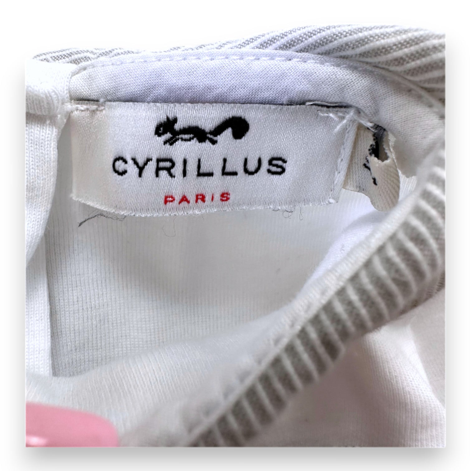 CYRILLUS - T-shirt à manches longues blanc avec col marron et blanc à rayures - 9 mois