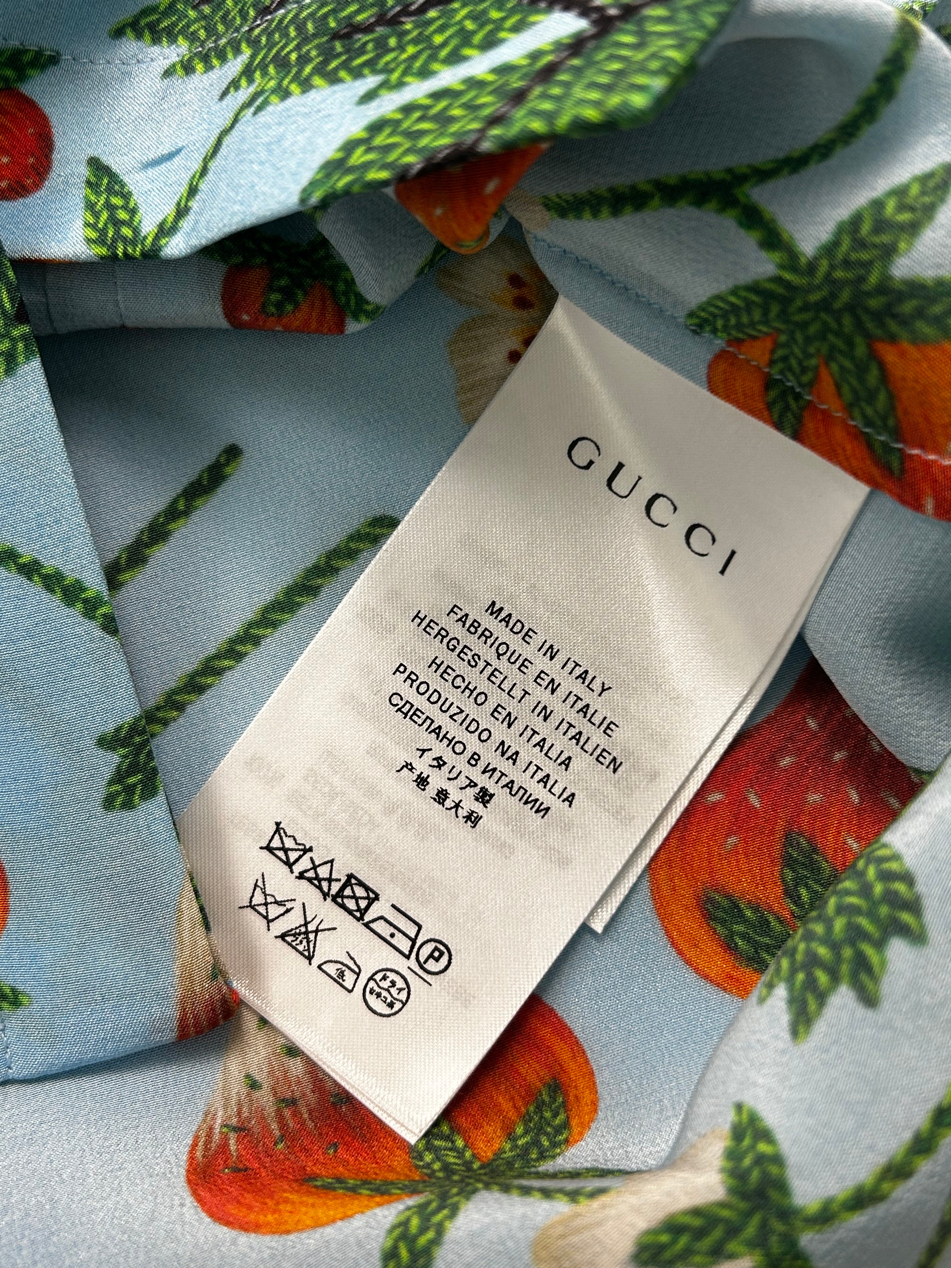 GUCCI - Chemisier en soie bleu motif fraises - 10 ans